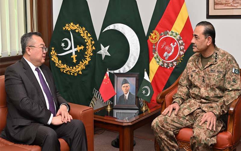 آرمی چیف سے چینی وزیر کی ملاقات , دو طرفہ تعاون پر تبادلہ خیال 