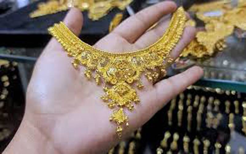 سونے کے دام گر گئے،فی تولہ کتنے کا ہو گیا؟