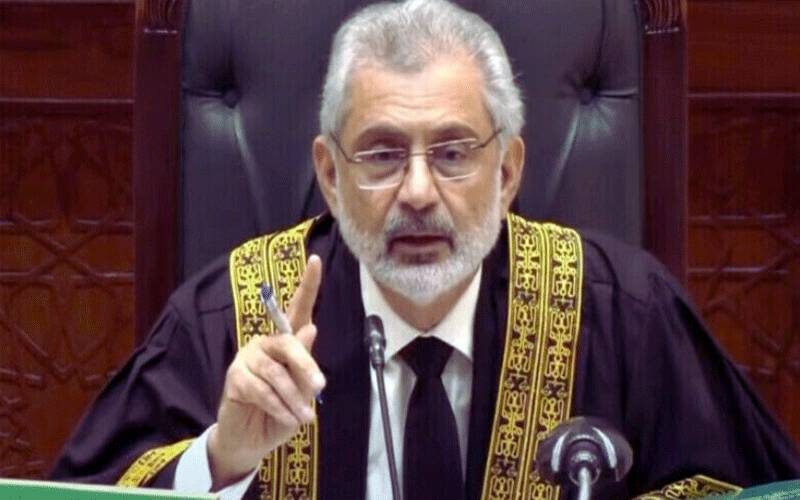 کوئی بندہ ایک جماعت خرید کر آزاد امیدوار شامل کر لے تو ووٹرز کا کیا ہوگا؟ چیف جسٹس کا سوال 