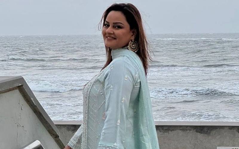 جویریہ عباسی کو اپنی ہونے والی ساس سے تحفہ مل گیا