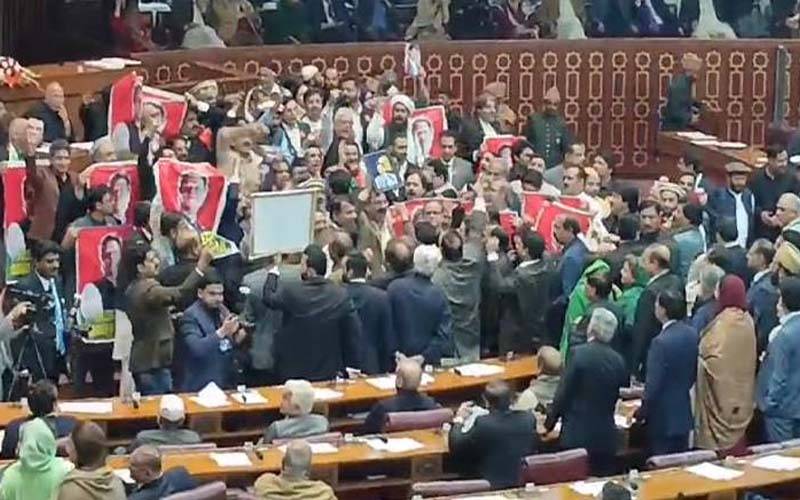 عوامی اسمبلی اجلاس،پی ٹی آئی کا غیرحاضر ٹکٹ ہولڈرز کیخلاف تادیبی کارروائی کا فیصلہ