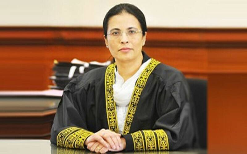 جسٹس عائشہ ملک کی کسٹمز ایکٹ سے متعلق کیس سننے سے معذرت 