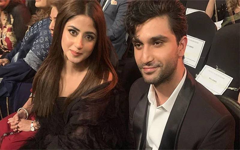طلاق کے بعد پہلی بار ایوارڈ شو میں شرکت، احد اور سجل علی جذباتی ہوگئے