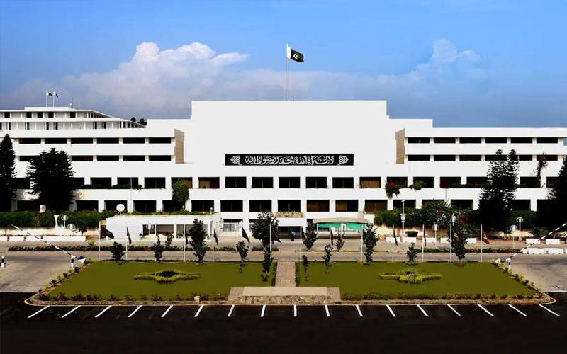 وزرائے مملکت اور وفاقی وزراء کی تنخواہوں میں بھی اضافے کا امکان 