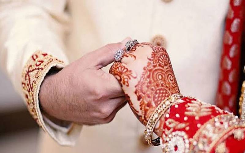 بھارت: دولہے سے واٹس ایپ گفتگو کے بعد دلہن نے شادی منسوخ کردی