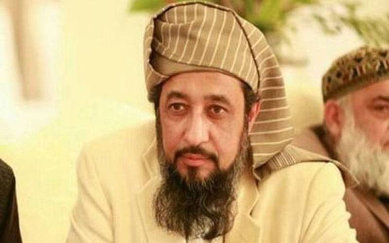 نوشہرہ: خودکش دھماکے میں شہید مولانا حامد الحق کی نماز جنازہ، افغان قونصلر سمیت ہزاروں افراد کی شرکت