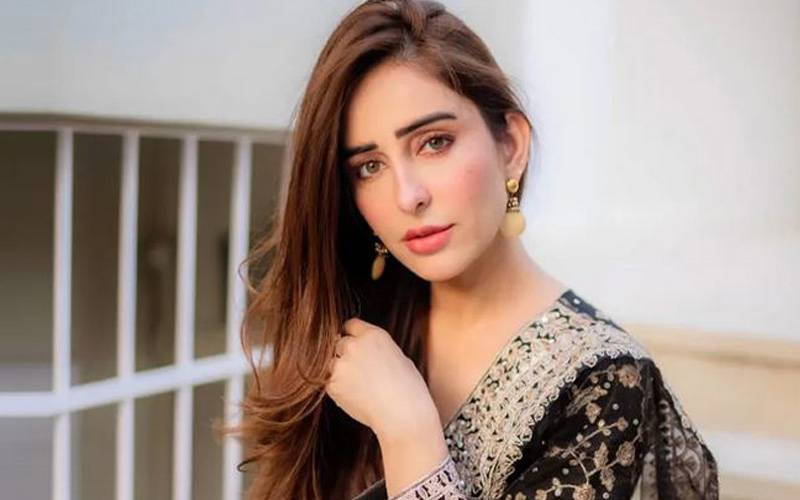 کوئی پاکستانی کرکٹر پسند نہیں: اداکارہ سدرہ نیازی