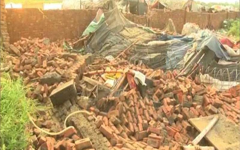 دیوار گرنے سے 2 بچے ملبے کے نیچے دب کر جاں بحق