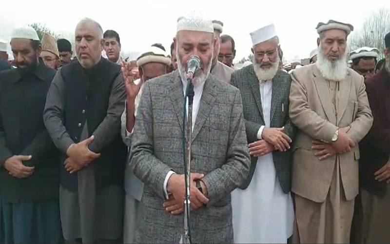 صوابی:سابق سینیٹر مشتاق احمد کے بھائی کی نماز جنازہ آبائی علاقے میں ادا 
