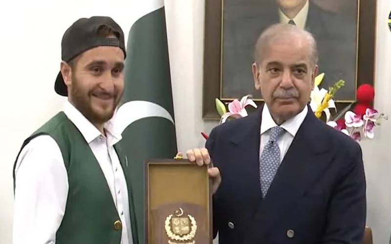 وزیراعظم کی محمد ریاض کو پسند کے وفاقی ادارے میں ملازمت دینے کی ہدایت 