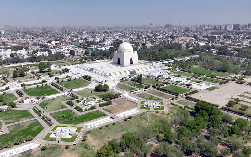 شہر قائد میں گرمی کی شدت برقرار،آج تیز ہوائیں چلنے کا امکان