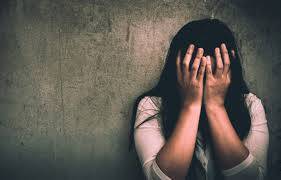 نرس کی نوکری دلوانے کا جھانسہ دے کرمنشی نے خاتون کو ہوس کا نشانہ بنا ڈالا