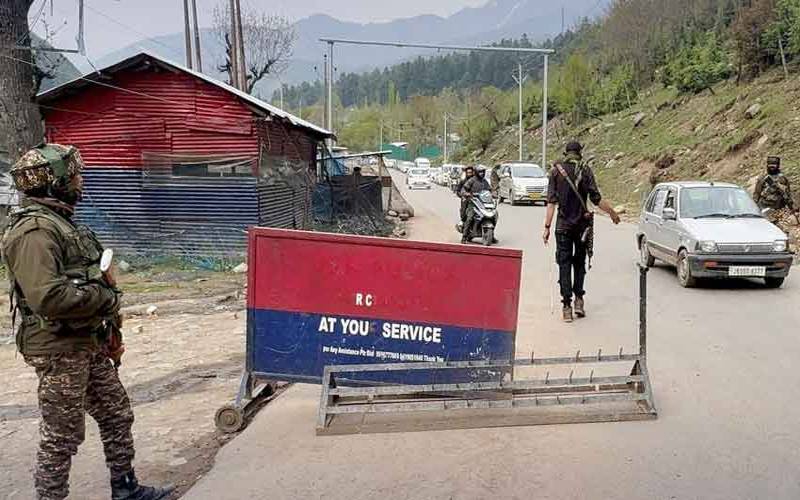 پہلگام واقعے کا ملبہ بھارتی فوج کے ناردرن کمانڈ کے سربراہ پر گرگیا