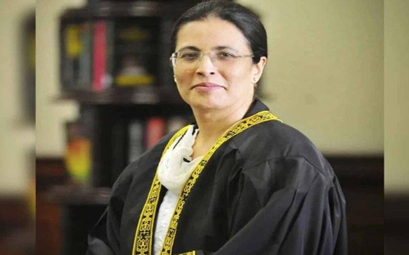 جسٹس عائشہ ملک کو یونیورسٹی آف لندن نے قانون میں ڈاکٹریٹ کی ڈگری دےدی