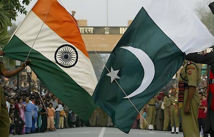  بھارت کا پاکستان واپس لوٹنے والے سفارت کاروں سے ناروا سلوک