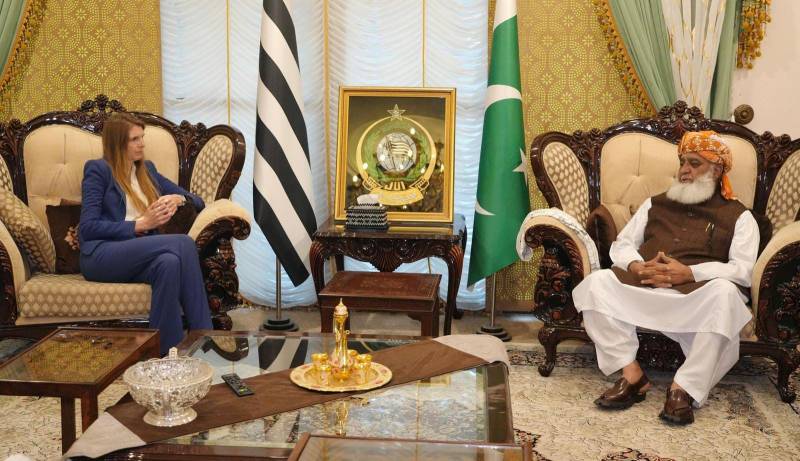 وطن کی دفاع کی خاطر اپوزیشن اور حکومت ایک پیج پر ہیں،مولانا فضل الرحمان کی برٹش ہائی کمشنر سے ملاقات