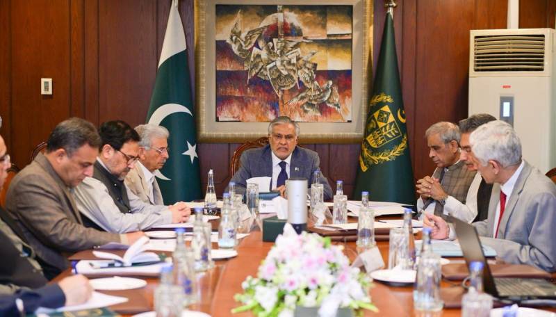 نائب وزیراعظم نے اشیائے خوردونوش کی کوالٹی اور دستیابی یقینی بنانے کی ہدایت کر دی