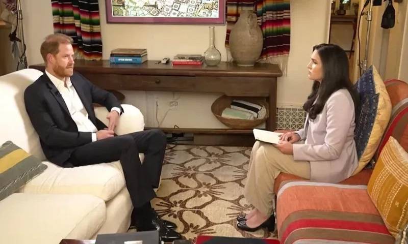 شہزادہ ہیری نے شاہی خاندان کی جانب دوستی کا ہاتھ بڑھا دیا