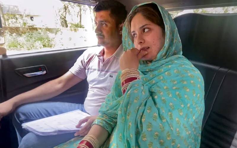 پاکستانی خاتون سے شادی چھپانے پربھارتی خصوصی پولیس فورس کا اہلکار برطرف