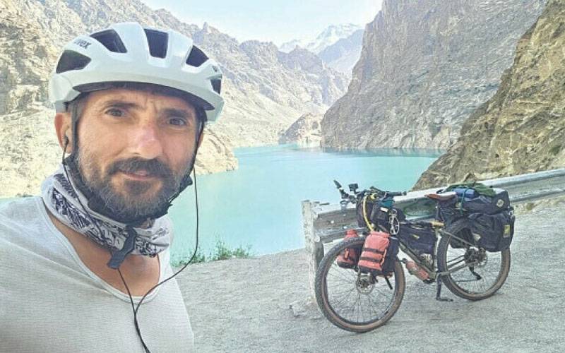 پولینڈ کے سائیکلسٹ کو کے ٹو بیس کیمپ تک سائیکل چلانے کی اجازت مل گئی