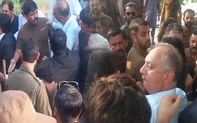 عمر ایوب اور ایس پی کے درمیان تلخ جملوں کا تبادلہ