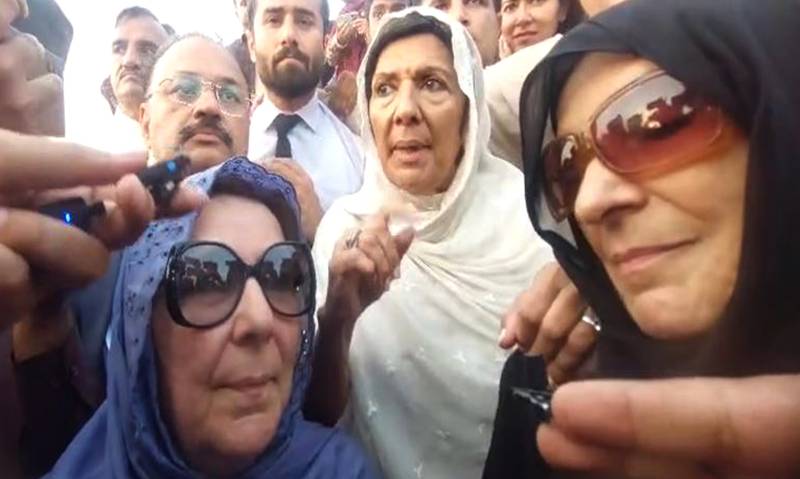 کوئی ڈیل نہیں ہو رہی، کارکن الیکشن کمیشن کے سامنے احتجاج کریں، بانی کا بہنوں کے ذریعے پیغام