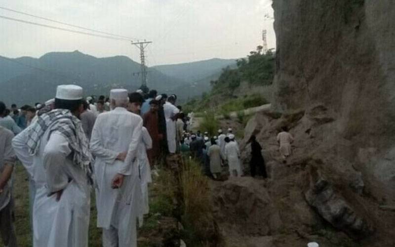 مہمند میں مٹی کا تودہ گرنے سے 2بچے جاں بحق ،1شخص زخمی