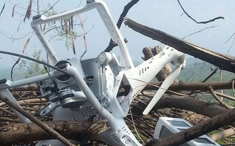 لاہور میں پاک فوج نے بھارتی ڈرون مار گرایا، فضائی راستے بند