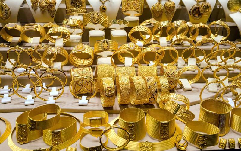 قیمتوں کوبریک لگ گئی ،سوناہزاروں روپے سستا،فی تولہ کتنے کاہوگیا؟
