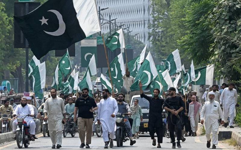 امریکی میڈیا پاکستانیوں کے گن گانے لگا 