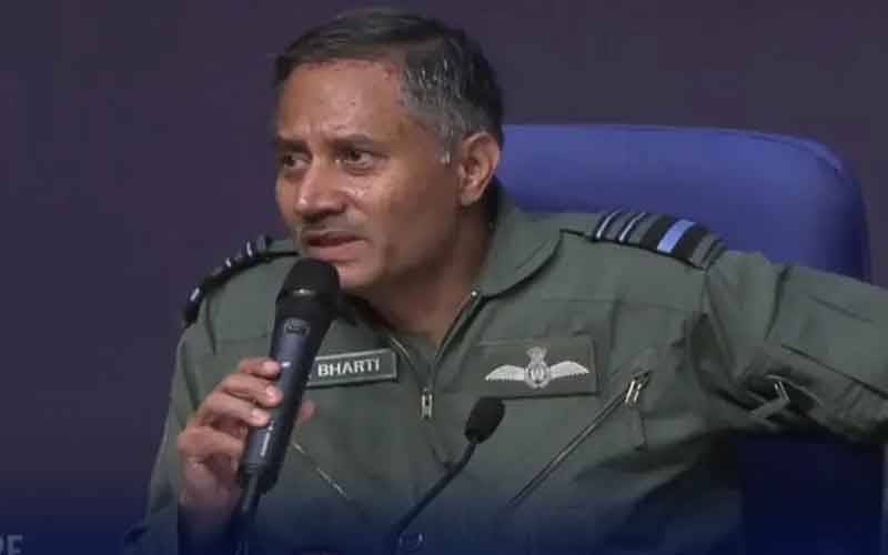 بھارتی ایئرمارشل نے پاک فضائیہ کے ہاتھوں رافیل کی تباہی کا ڈھکاچھپا اعتراف کرلیا  