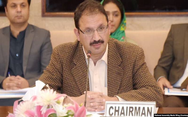 عمران خان کی جنید اکبر کو پبلک اکاؤنٹس کمیٹی کی چیئر مین شپ چھوڑنے کی ہدایت 