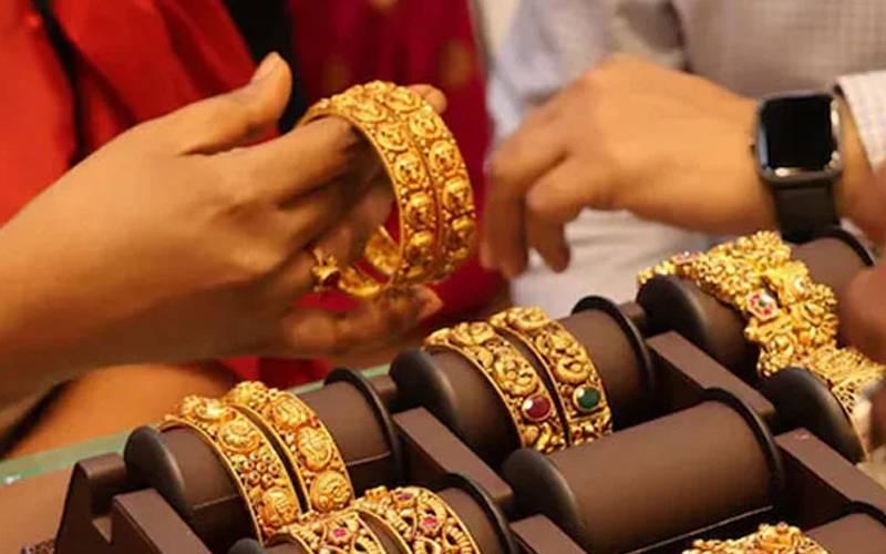 سونےکی قیمت میں یکدم بڑی کمی،فی تولہ کتنے کا ہو گیا؟
