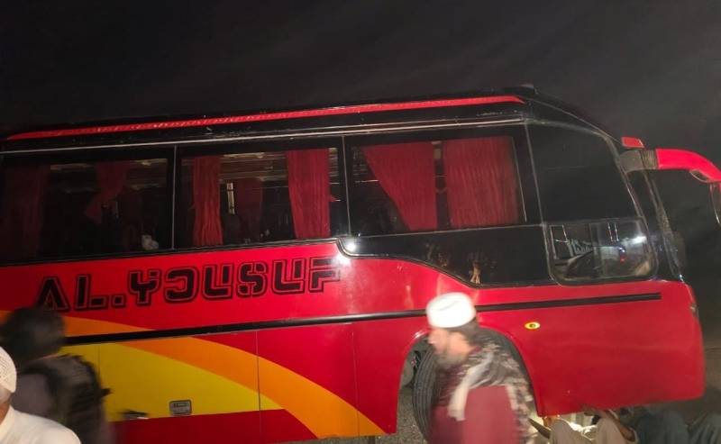 بلوچستان کے ضلع موسیٰ خیل میں مسافر بس پر فائرنگ