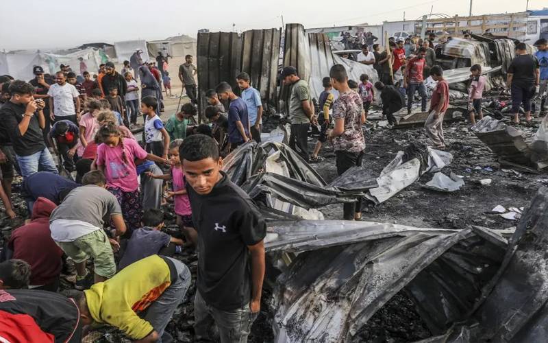 اسرائیلی حملوں میں مزید 28 فلسطینی شہید، یورپی ہسپتال کے قریب 9 بنکر بسٹر بم گرا دئیے