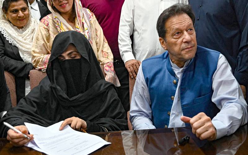 بانی پی ٹی آئی اور بشریٰ بی بی کی درخواستوں پر نوٹس جاری 