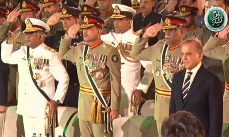 شاہینوں نے پلک جھپتے دشمن کے ہوش اُڑا دیئے:وزیراعظم 