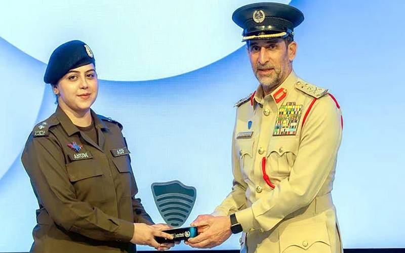 پولیس کاعالمی تحقیقاتی ایوارڈ پاکستان کی انعم خان کے نام