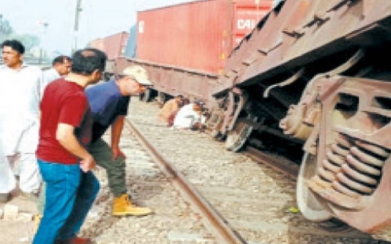 مٹیاری کے قریب ٹرین کی بوگی پٹری سے اتر گئی