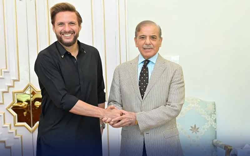 سابق کپتان شاہد آفریدی کی وزیراعظم شہبازشریف سے ملاقات