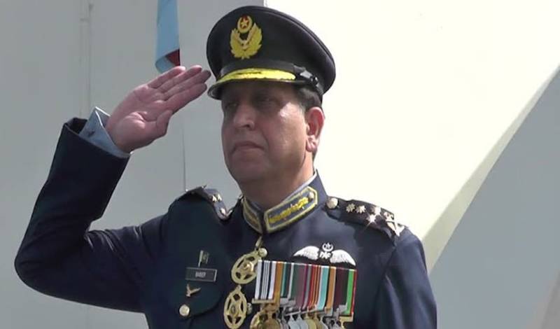 ائیر چیف کی مدت ملازمت پوری ہونے پر ان کی خدمات کو جاری رکھنے کافیصلہ