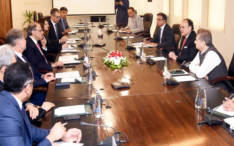 پاکستان اور آئی ایم ایف کے درمیان اہم مذاکرات، وزیر خزانہ کی وفد کو بجٹ تجاویز پر بریفنگ