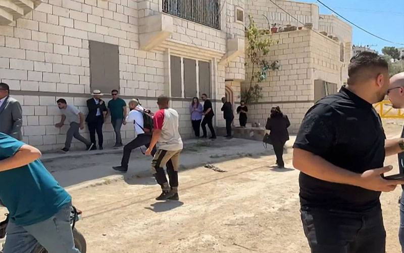 اسرائیلی فوج کا سفارت کاروں پر حملہ، جنین میں فرانسیسی اور دیگر سفارت کاروں پر فائر کر دیئے