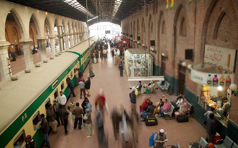 کراچی سے لاہور جانے والی دوٹرینیں منسوخ