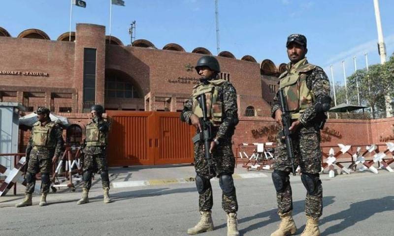 پاک بنگلہ دیش سیریز، سیکیورٹی فوج کے حوالے