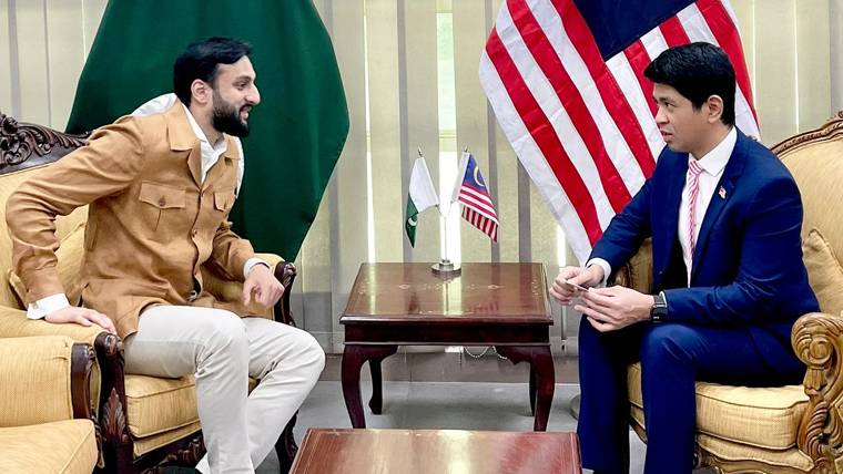 صدر  یو ایم ٹی کی ملائیشین ہیڈ آف مشن سے ملاقات ،تعلیمی فروغ پر تبادلہ خیال