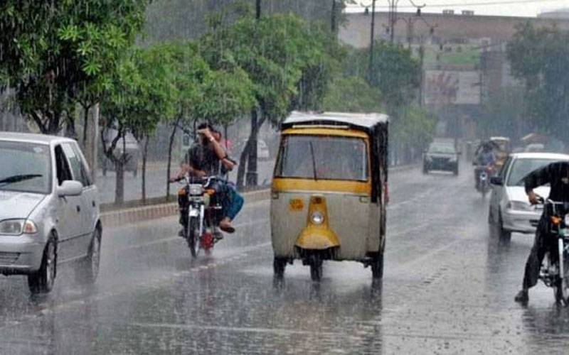 اسلام آباد میں تیز آندھی اورطوفان سے معمولات زندگی بری طرح متاثر 