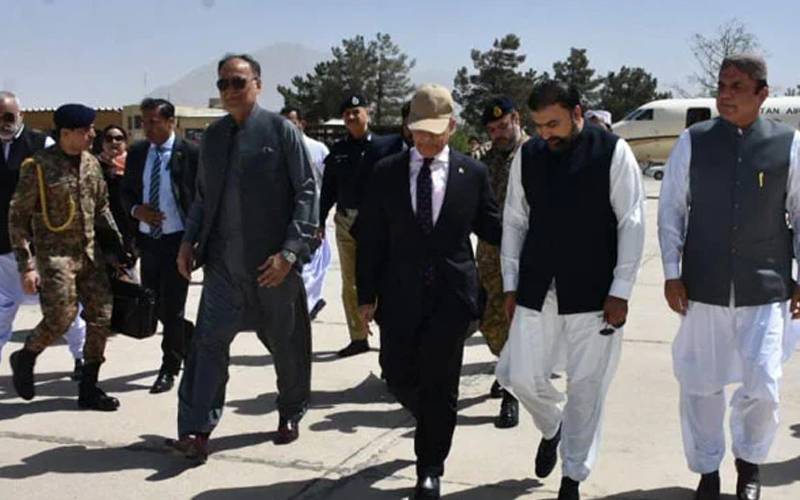 وزیراعظم امن و امان سے متعلق خصوصی جرگے میں شرکت کیلئے کوئٹہ پہنچ گئے