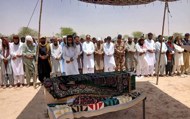 سوراب: شہید ایڈیشنل ڈپٹی کمشنر ہدایت اللّٰہ بلیدی کی نماز جنازہ ادا کردی گئی 