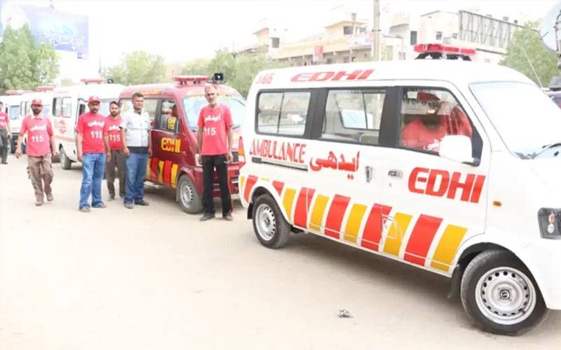 کراچی ڈیفنس میں کھدائی کے دوران گیس لائن پھٹنے سے دھماکہ